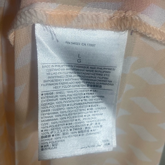 Banana Republic Sheer Blouse Peach with White Geometric Diamond Pattern Size L - Picture 6 of 8